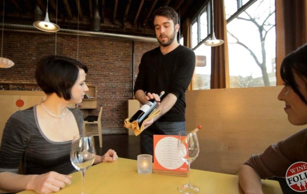 Master the restaurant wine service ritual